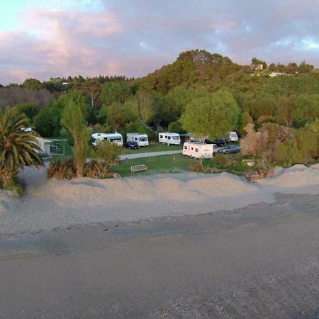 Golden Bay Holiday Park Onekaka Exteriör bild