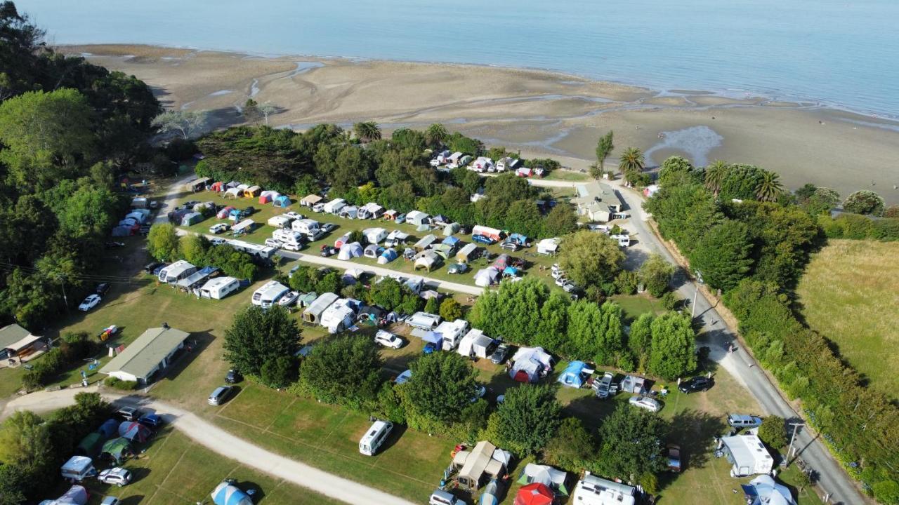Golden Bay Holiday Park Onekaka Exteriör bild