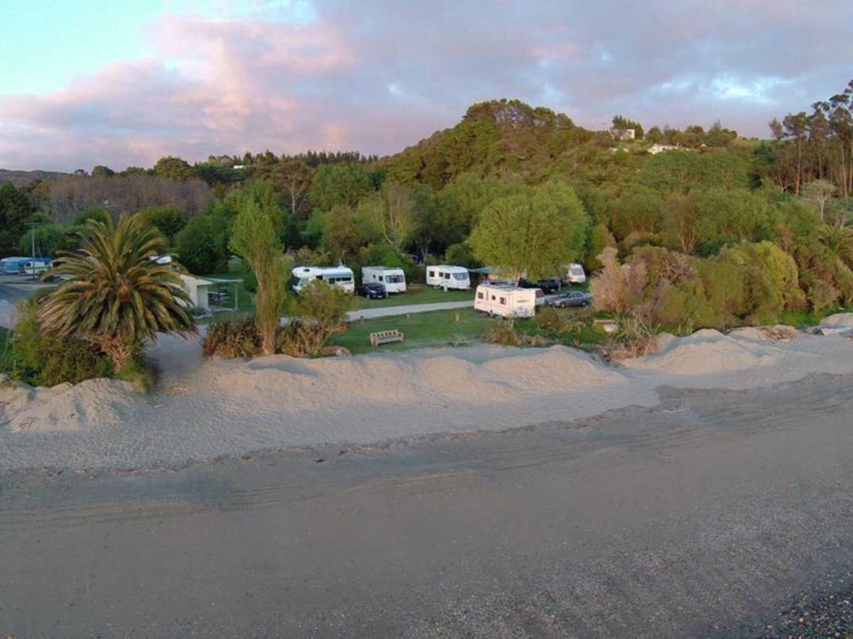 Golden Bay Holiday Park Onekaka Exteriör bild